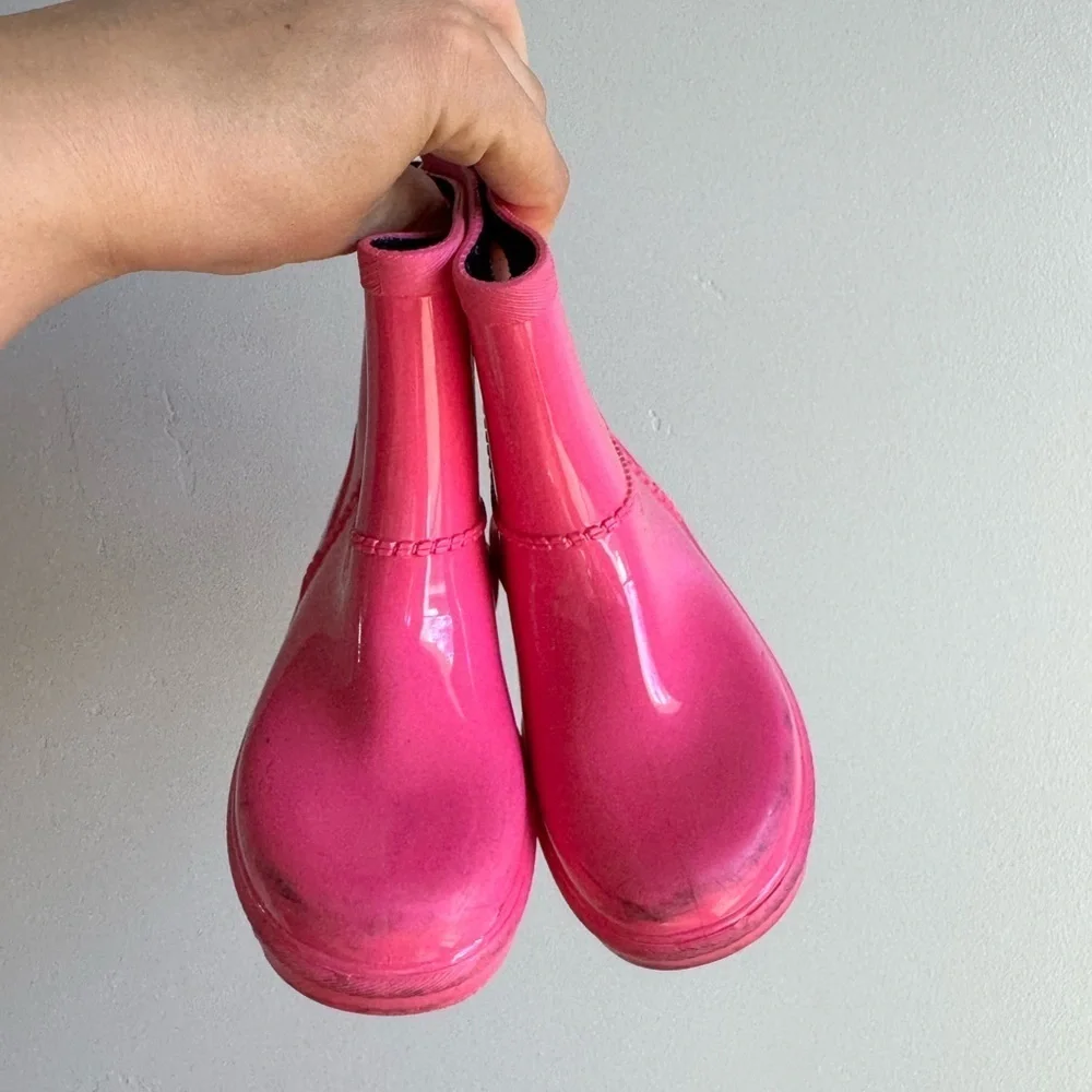 UGG add pop